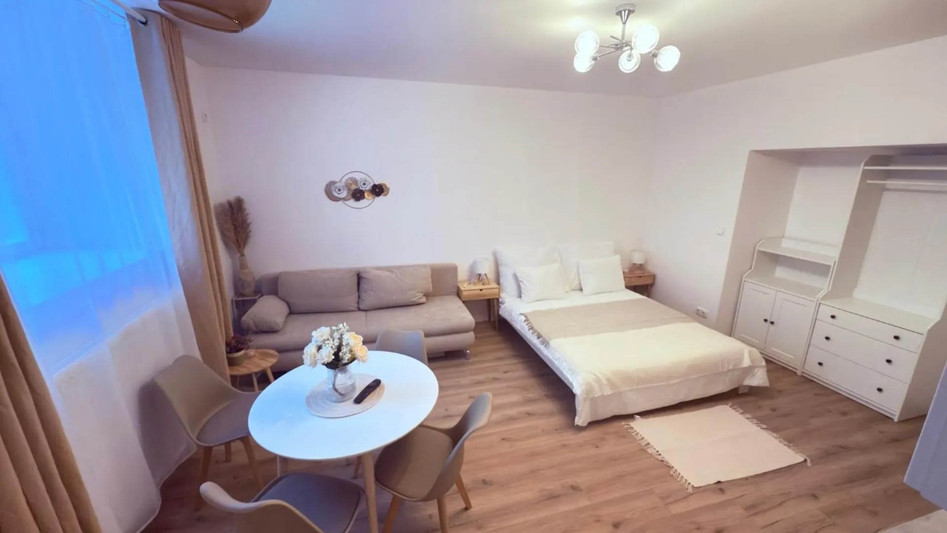 Cosy Cave Station In Prague 5 Apartment