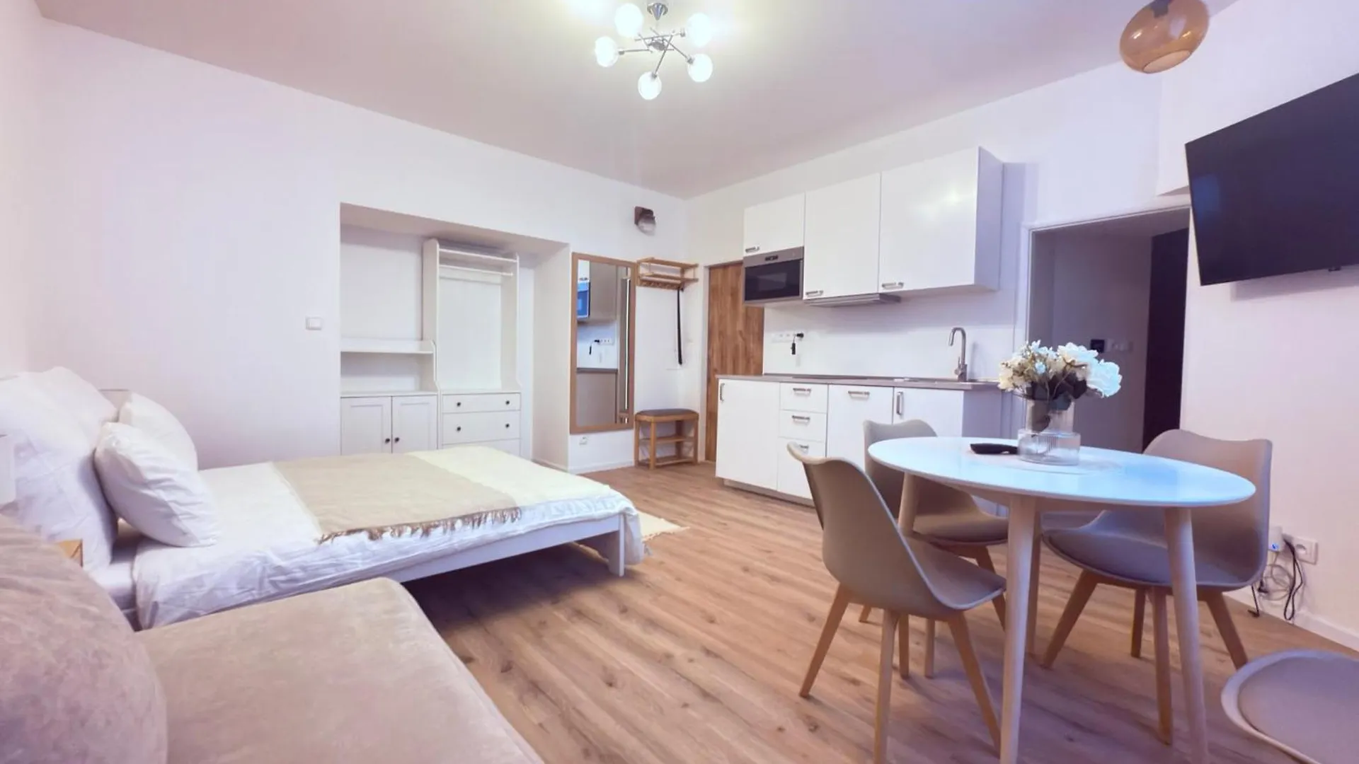 Cosy Cave Station In Prague 5 Apartment Czech Republic