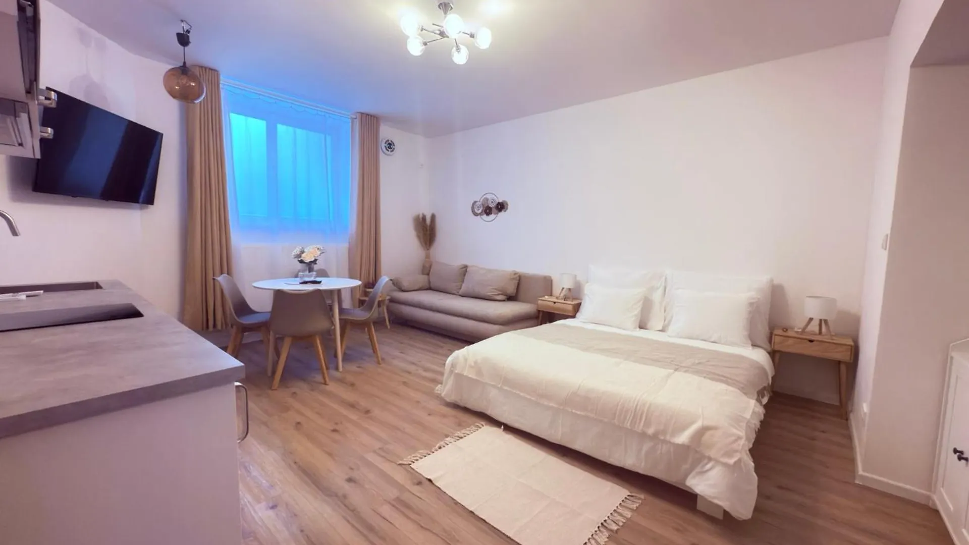 Cosy Cave Station In Prague 5 Apartment